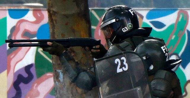 G3-claudio-crespo-carabineros-estallido-e1764702040773