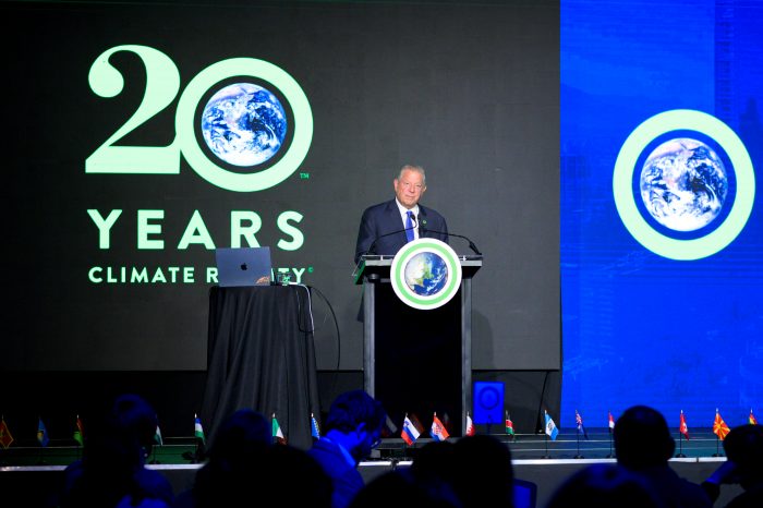Al-Gore-15-1-700×466