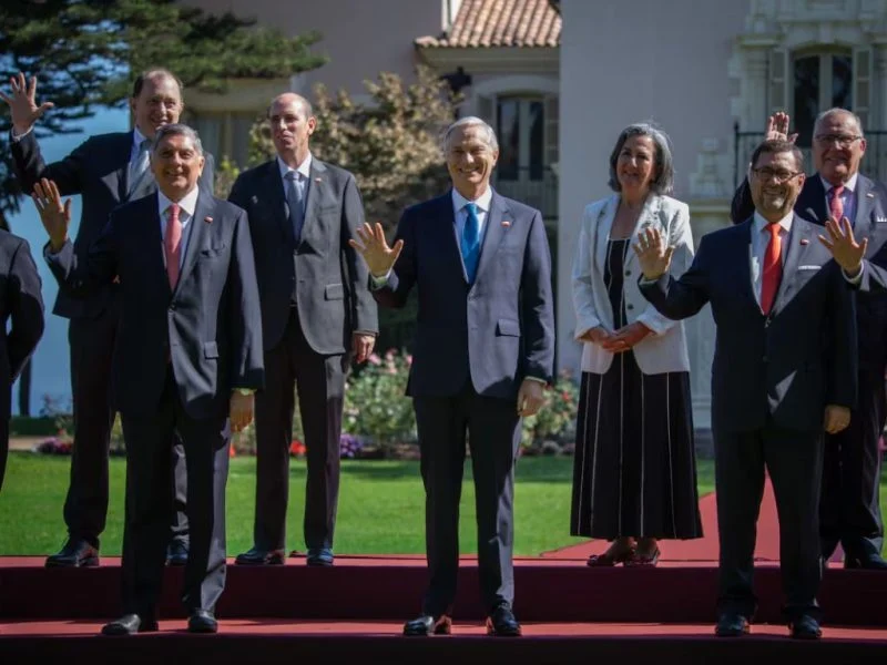 sueldos-millonarios-del-gobierno-de-Kast-800×600